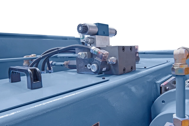 AKPL 1300 x 30 Hydraulisk kantpresse Bernardo 