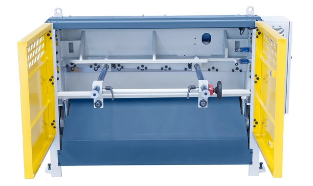 MTA 1360x3 mm Motorisert giljotinsaks Bernardo 