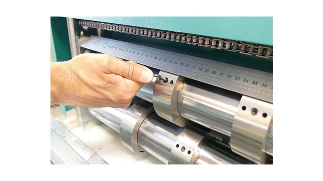 CLD 1250 x 0,7 mm Klippe- og spaltelinje Kompakt, mobil, med CNC, Jouanel 