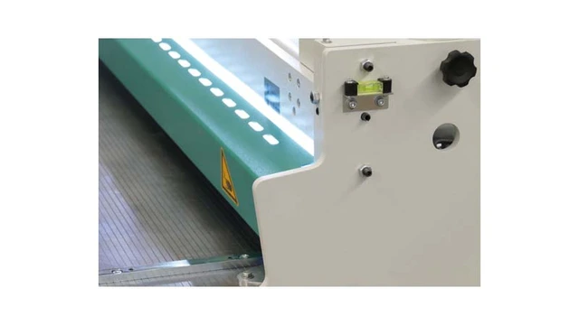 2050 x 2 mm Elektrisk platesaks Med manuelt bakanslag, Jouanel 