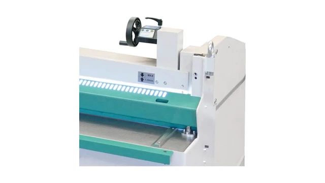 2050 x 2 mm Elektrisk platesaks Med manuelt bakanslag, Jouanel 