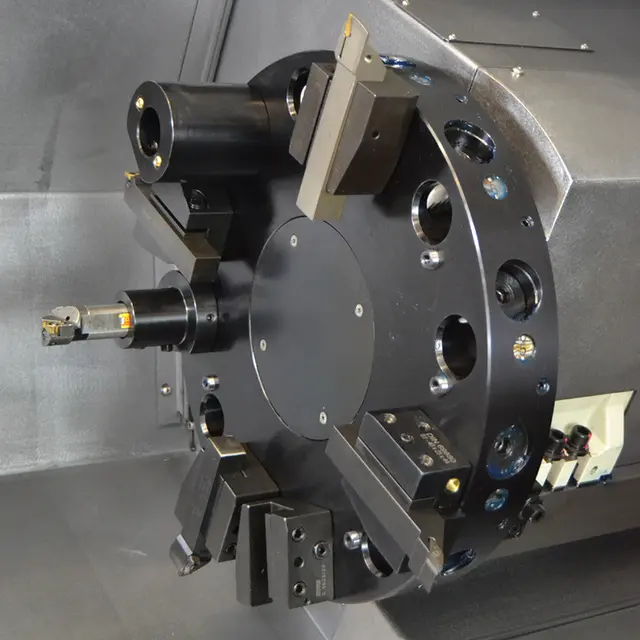 Tornado SL25  2-akse dreiesenter Colchester 