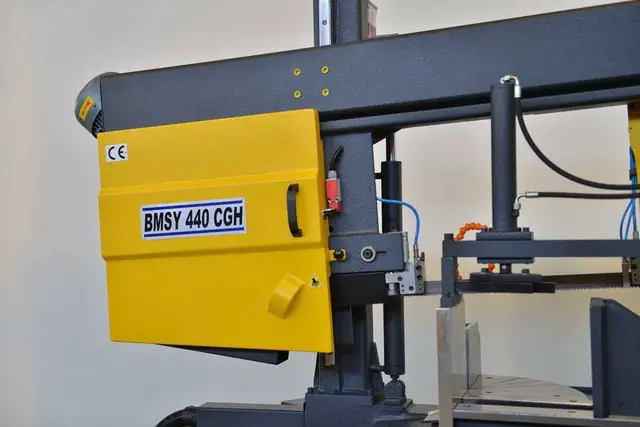 BMSY 440 CGH semiautomatisk båndsag Bekamak 