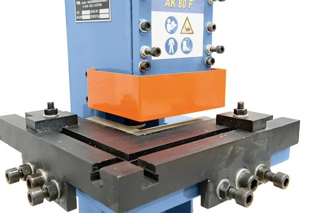 AK 80 F Manuell stanse Bernardo 