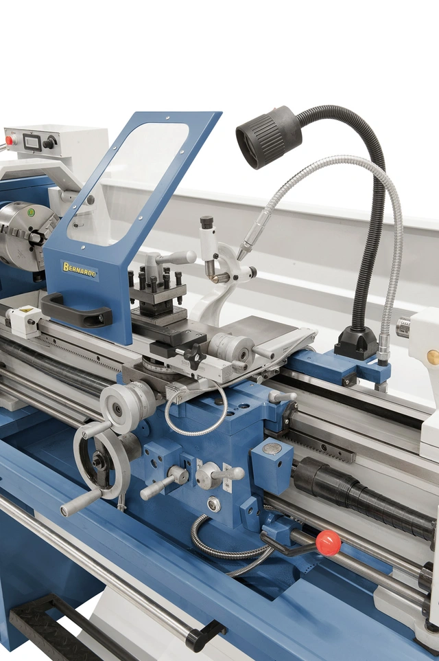 Standard 165 V-Top Dreiebenk med digital Bernardo 