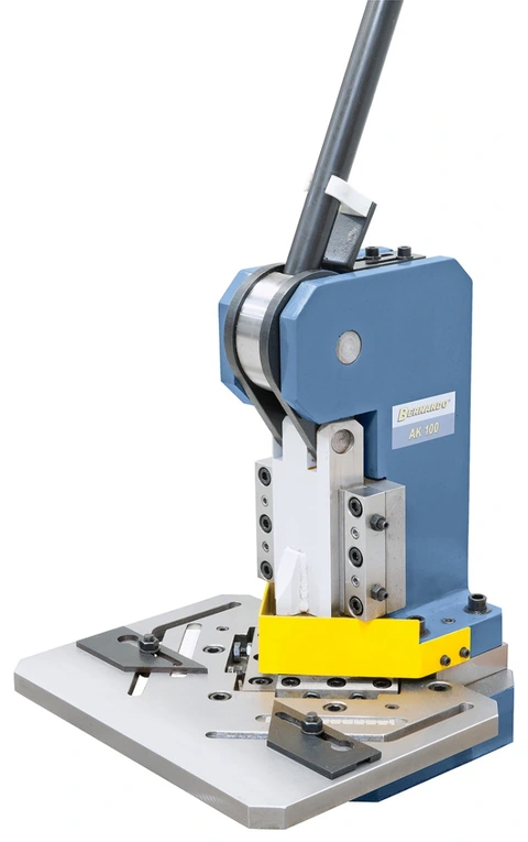 AK 100  Manuell stanse Bernardo