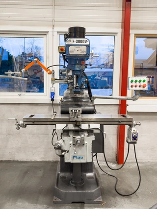 STF-3000V Brukt universalfres Luna 2003 Brukt