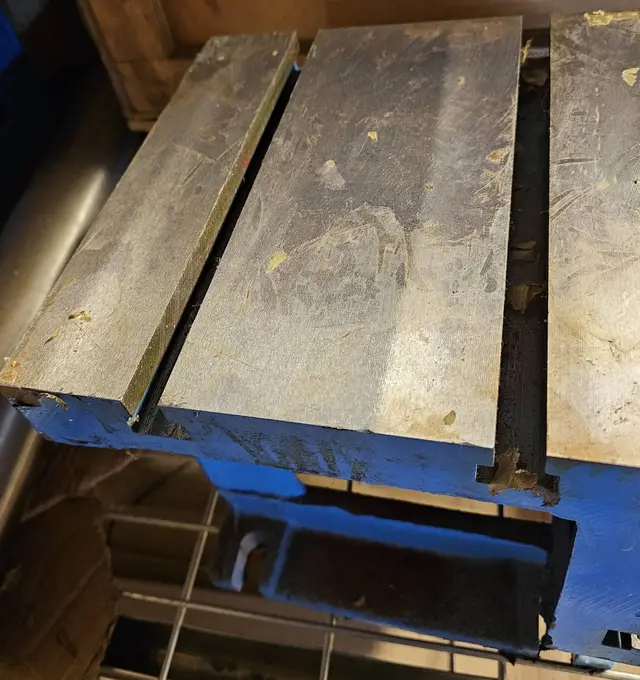 Kubebord 25x25x25cm 14mm T-spor brukt WEISS 