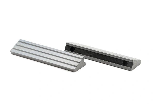 Bakker m/spor til GT 150 A-I 2stk WEISS GT853120-02V+04V 